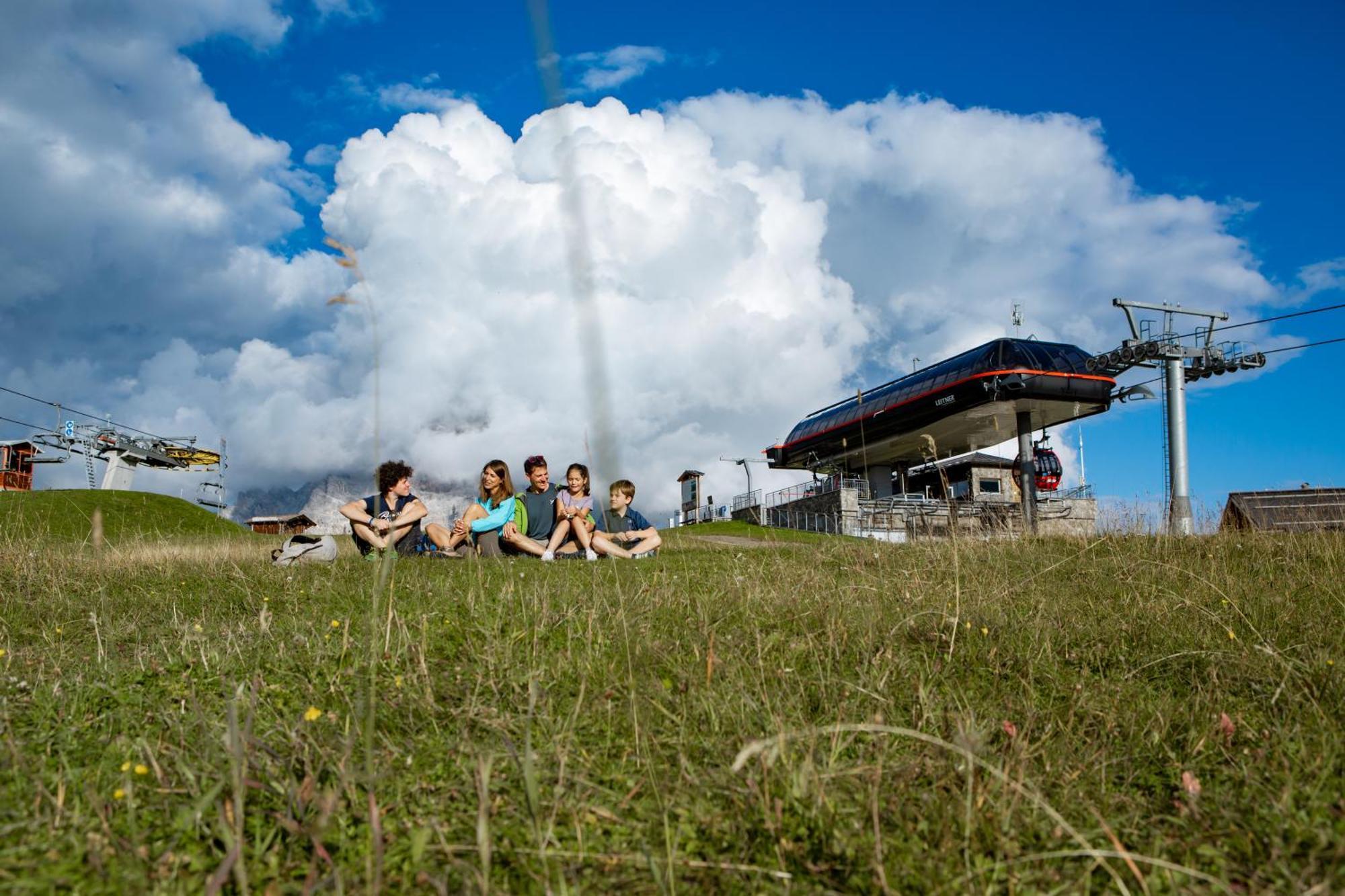 Naturae Lodge Wellness & Spa アッレゲ エクステリア 写真