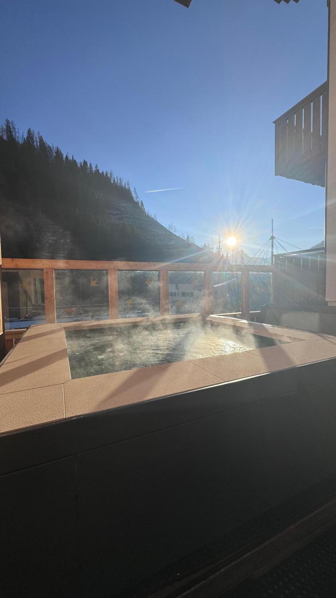 Naturae Lodge Wellness & Spa アッレゲ エクステリア 写真